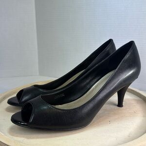 Tahari Marie Peep Toe Black Leather Heels Size 7.5